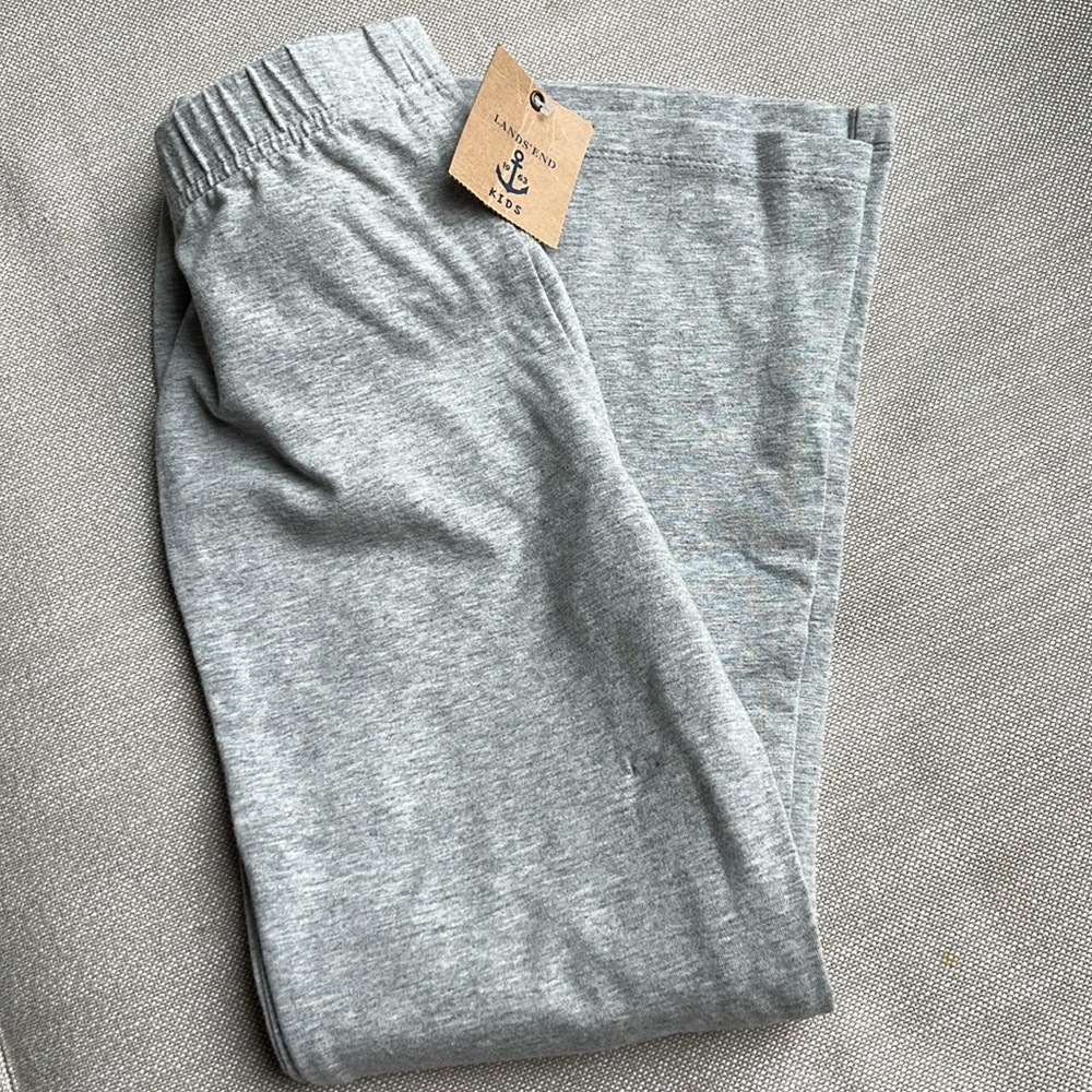 Girls NWT Lands End yoga flares.  Size 6X.